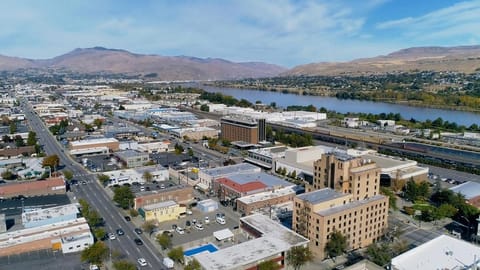 Property building, Day, Bird's eye view, Location