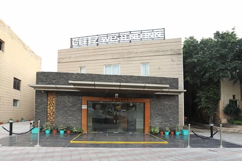 Westend Inn - Resort and Banquet Near Delhi Airport Hotel in Gurugram