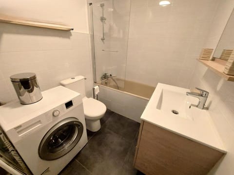 Résidence Le Commodore - Studio pour 2 Personnes 864 Apartment in Aix-les-Bains