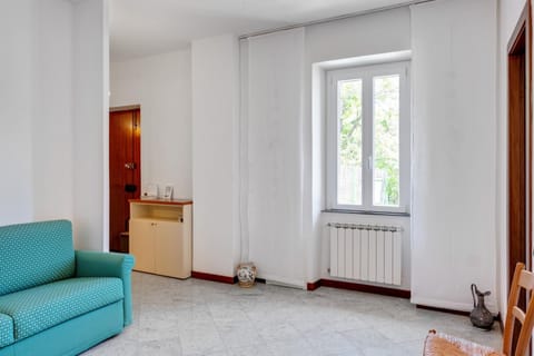 Facade/entrance, Living room