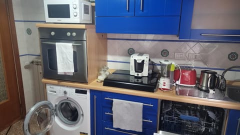 Coffee/tea facilities, Kitchen or kitchenette, dishwasher, minibar, pet friendly, stove, toaster, washing machine