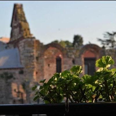 Nearby landmark, Balcony/Terrace, Landmark view