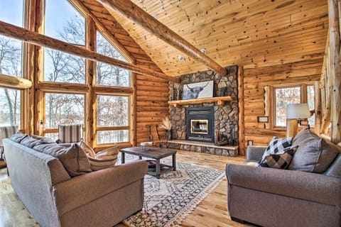 Stunning Crosslake Cabin with Deck and Lake Views! Casa in Crosslake