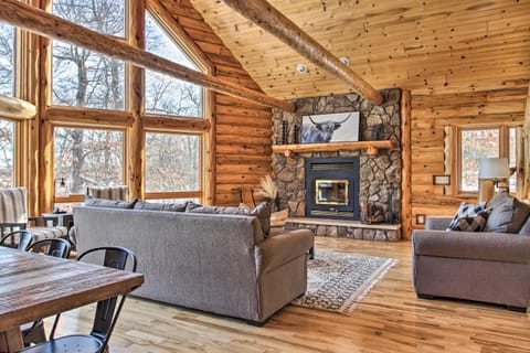 Stunning Crosslake Cabin with Deck and Lake Views! Casa in Crosslake