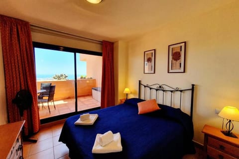 Alcores Seaviews Apartment in Sitio de Calahonda