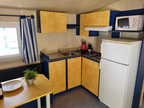 stove, kitchen, kitchen