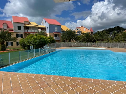 Cauris Lodge du Marisol vue mer accès direct plage Appartement in Le Gosier