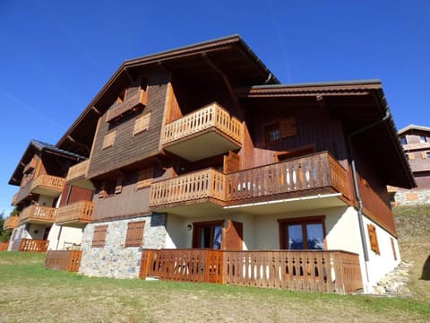 Appartement 5 pièces, skis aux pieds, près des Saisies - 9 personnes, balcon, parking inclus - FR-1-594-216 Apartment in Villard-sur-Doron