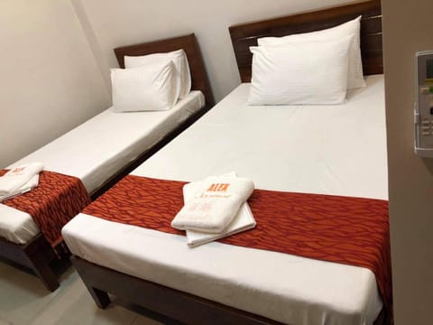 Reddoorz @ Sta Cruz Naga City Hotel in Naga
