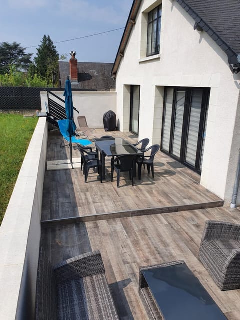 Patio, Balcony/Terrace, Inner courtyard view
