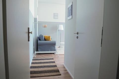 FULL HOUSE Studios - Grey Apartment - NETFLIX + Nescafé inkl. Condo in Magdeburg