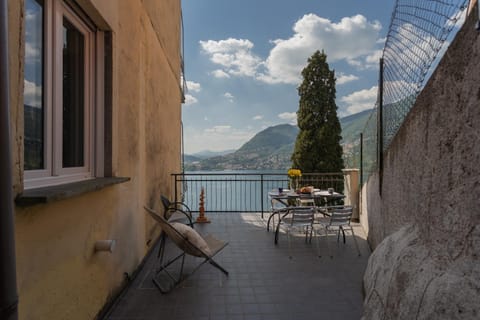 Balcony/Terrace, Lake view