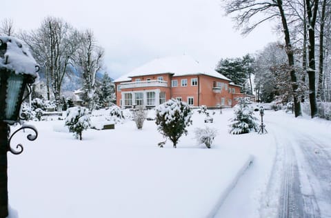 Property building, Neighbourhood, Winter