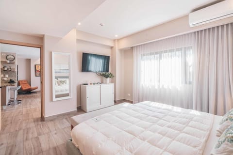 Breakfast Included Fully Serviced Apartment at Regatta Living II - 906 Wohnung in Distrito Nacional