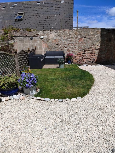 Shadow's Cottage situated in Fishertown, Nairn. House in Nairn