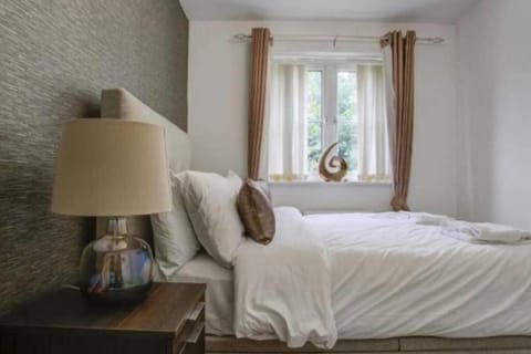 Luxury 4 Bedroom House Casa in Prestwich