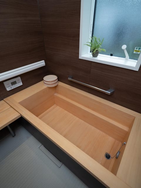 Kamakura International House Double Room w Shower Toilette - Vacation STAY 11408 Bed and Breakfast in Yokohama