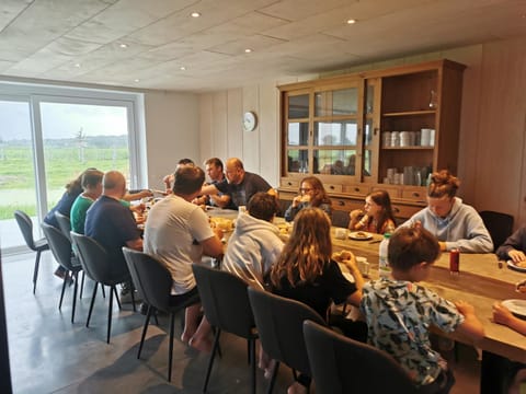 Banquet/Function facilities, group of guests