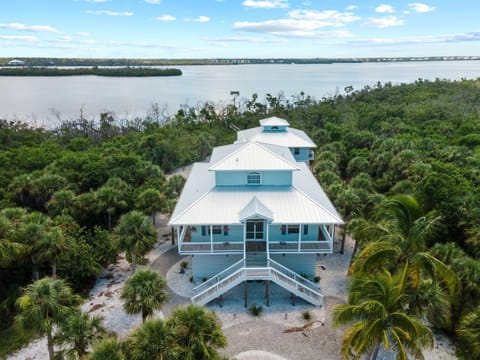 Sable Palm Hidden Gem home House in Palm Island