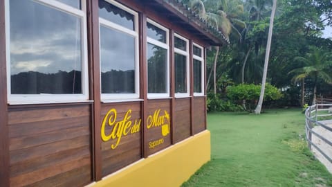 Cafe del Mar Sapzurro Bed and Breakfast in Choco, Colombia