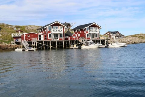 Northcape Nature Rorbuer - 1 - Dock South Apartment in Troms Og Finnmark