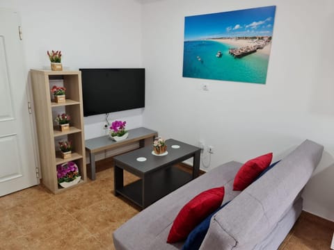 Franmay Apartments - 7 modern apartments near the beach & city, perfect for nomads, travellers, families, watersports! Condo in Santa Maria