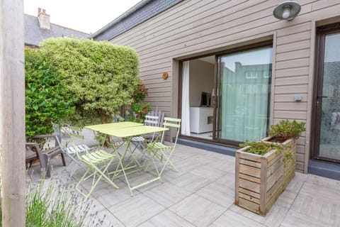 Property building, Patio, Other