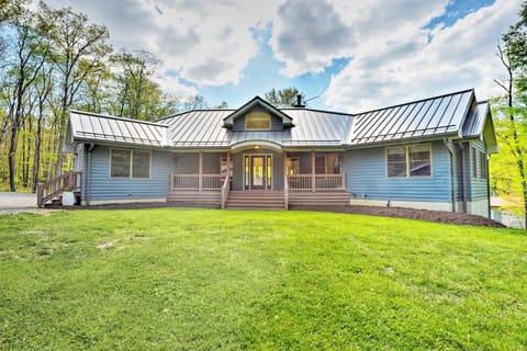 Secluded Oakland House with Hot Tub and On-Site Hiking House in Garrett County