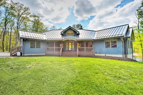 Hot Tub and Dogs Welcome Secluded Oakland Gem House in Garrett County