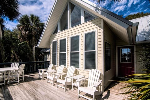 Green Parrot House in Edisto Beach