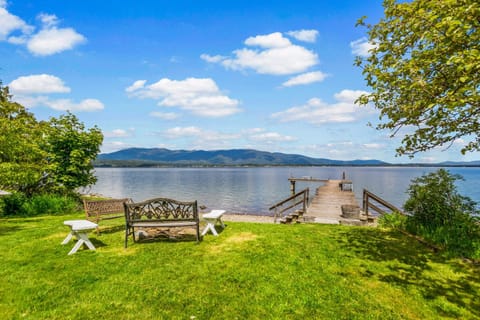 Calm Waters Lakeside Cabin Casa in Sagle