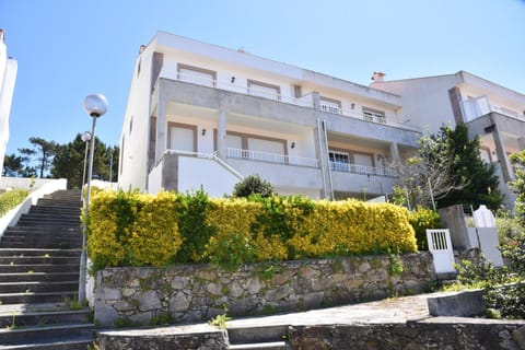 Casa da Praia House in Vila Praia de Ancora