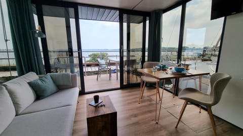 Balcony/Terrace, Living room, Seating area, Sea view