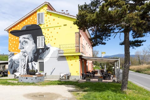 Property building, Spring, Day, Decorative detail