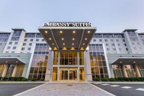 Embassy Suites by Hilton Newark Airport Hotel in Elizabeth
