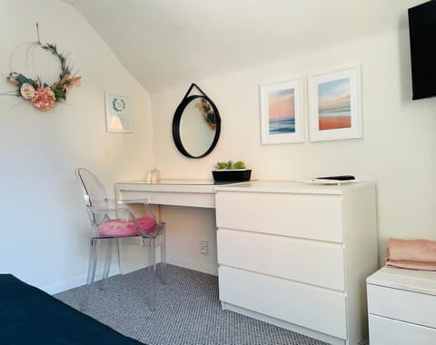 TV and multimedia, hair dresser