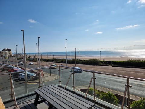 Granada Apartments Berkeley Apartment in Blackpool