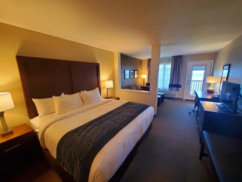 Comfort Inn & Suites Munising-Lakefront Hotel in Munising