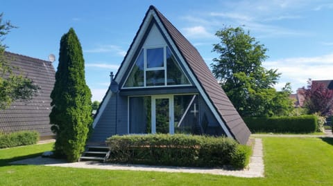 Property building, Facade/entrance, Garden