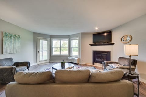 Lakefront Birchwood Condo with Pool and Hot Tub! Condo in Wisconsin