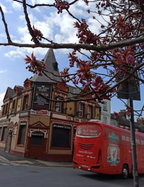 Brownlows Inn Guest House formerly The King Harry Accommodation Bed and Breakfast in Liverpool