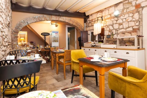 Dining area, Breakfast