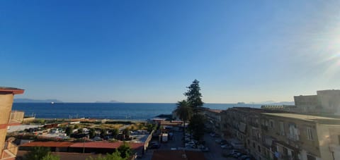 Nearby landmark, Day, Natural landscape, Bedroom, City view, Sea view, Family