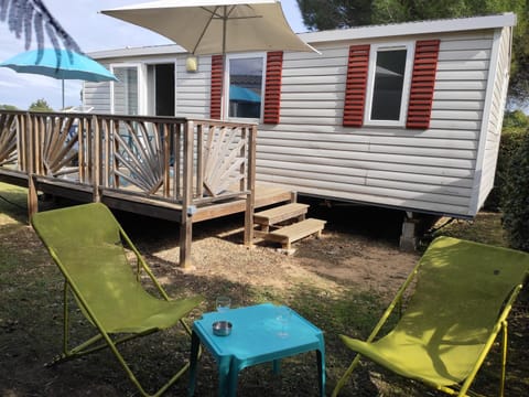 Le 384 mobil home Campingplatz /
Wohnmobil-Resort in Lattes