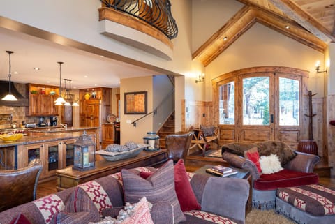 Luxury 4BD Located at Old Greenwood! Maison in Truckee