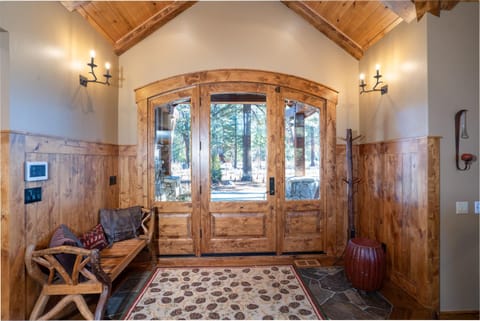 Luxury 4BD Located at Old Greenwood! Haus in Truckee