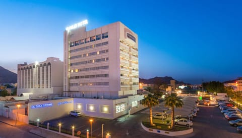 Property building, Night, View (from property/room), City view, Location, Parking