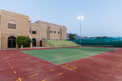 Tennis court, Tennis court