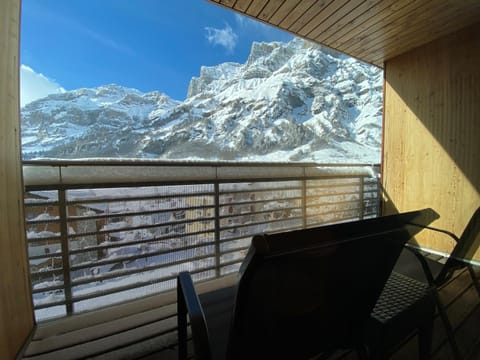 Balcony/Terrace, Mountain view