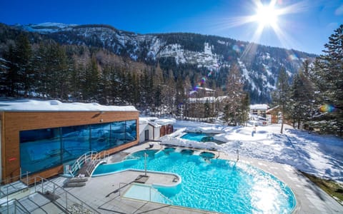 Day, Winter, Hot Tub, Pool view, Swimming pool